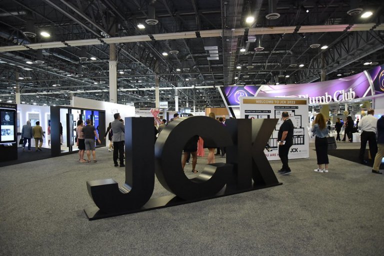 在 2023 年拉斯维加斯 JCK 珠宝展上,用我们的定制珠宝释放您的创造力 2 52166534744_d095d6c8a2_c
