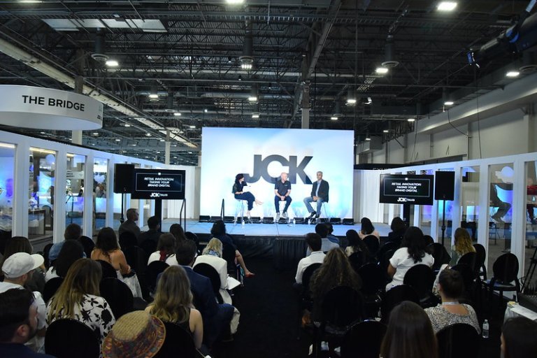 在 2023 年拉斯维加斯 JCK 珠宝展上,用我们的定制珠宝释放您的创造力 3 52166551489_ea95a9852d_c