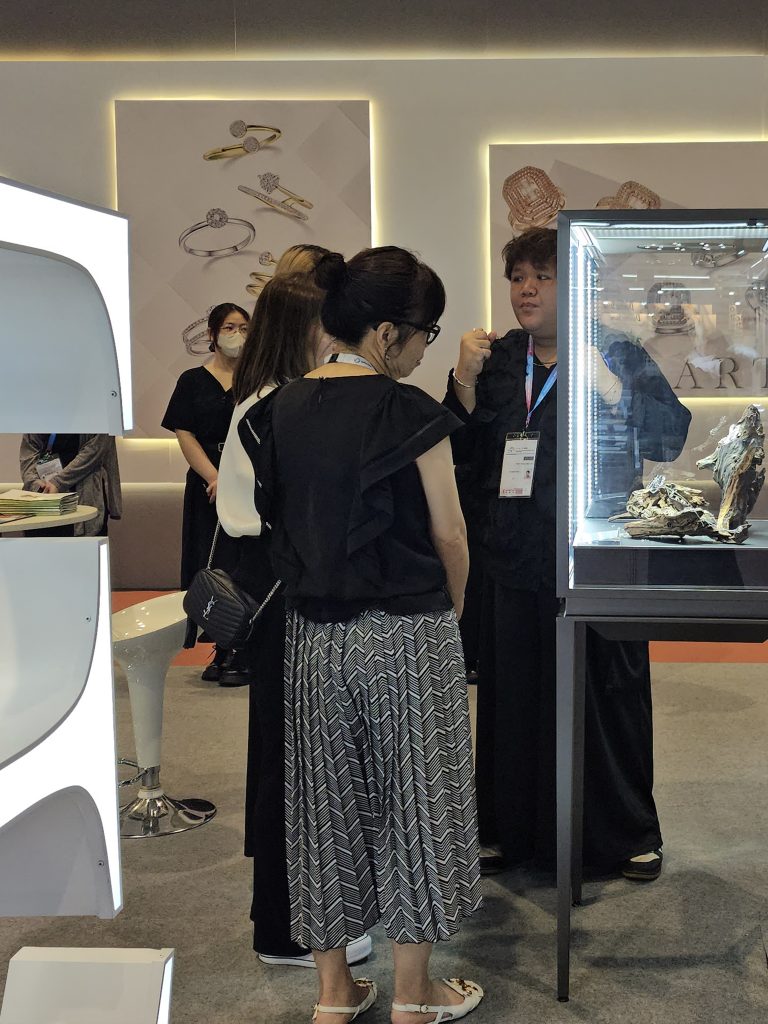 JGA 2025 Recap: A Different Kind of Sparkle from EJI 8 JGA 2025 - Snap Photos - Students engaging with visitors