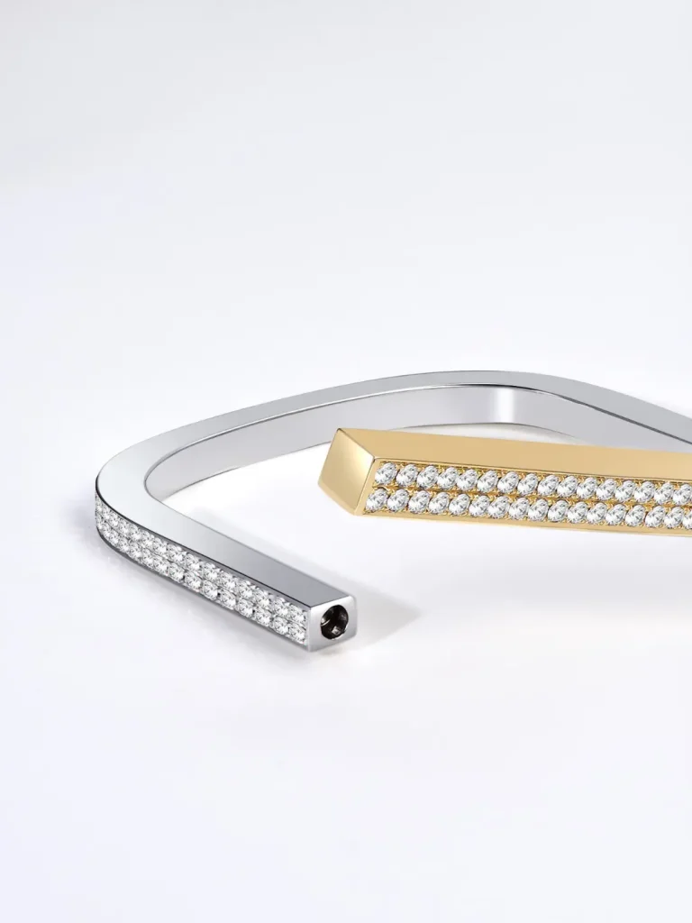 EJI 在 2025 年維琴察珠寶展大放異彩:榮登《2027 珠寶趨勢手冊》 8 D Lock Bangle 2